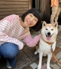 女性と犬