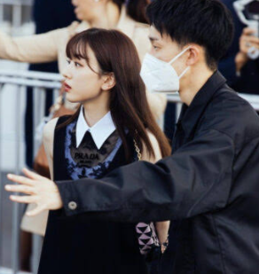 女優とガードマン