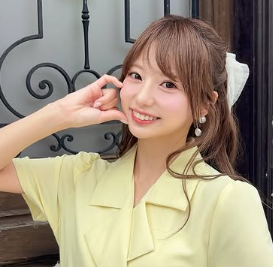笑顔の女性